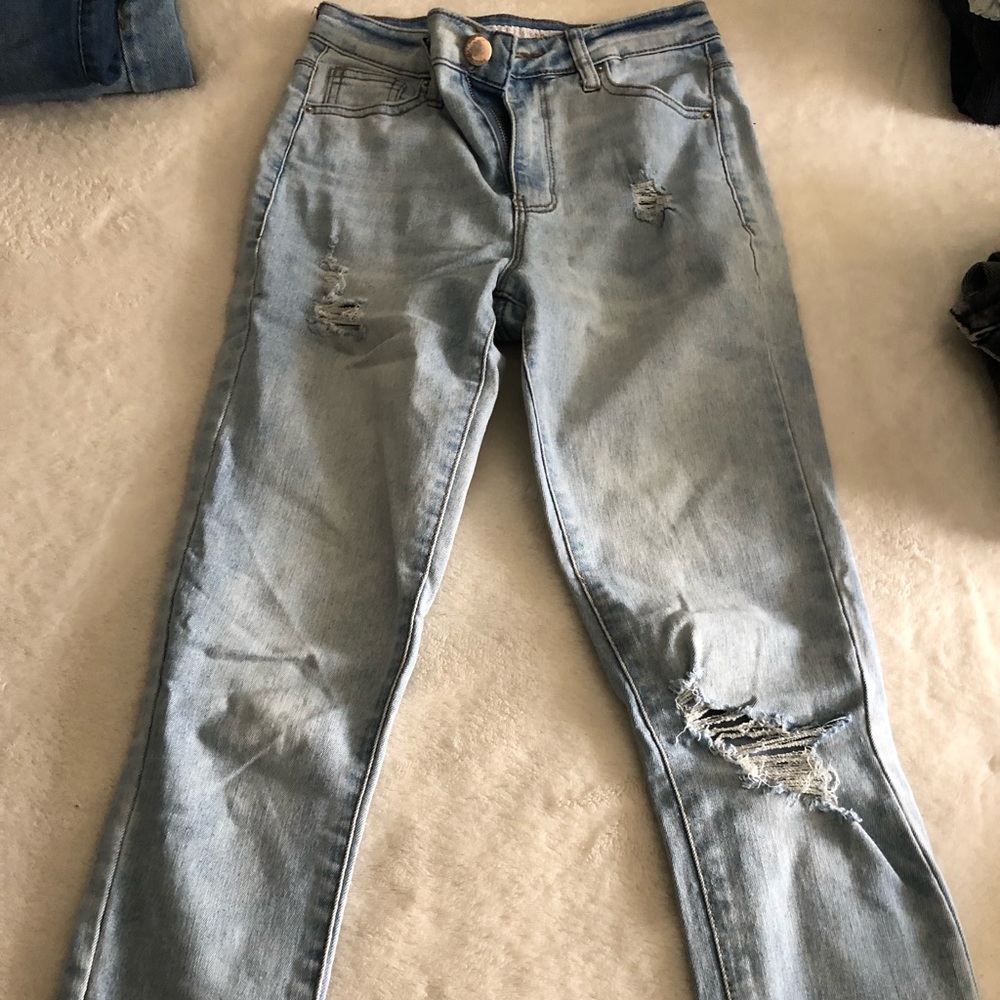 light washed ripped skinny jeans